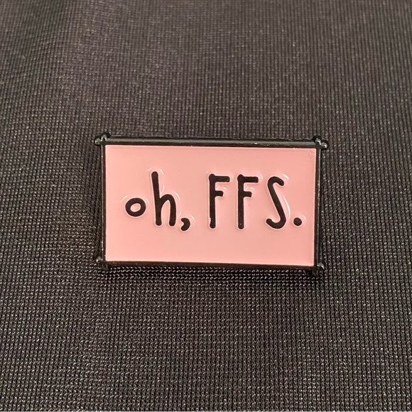Enamel Pin/Magnet represents your eye roll perfectly 3FER - Picture 1 of 3